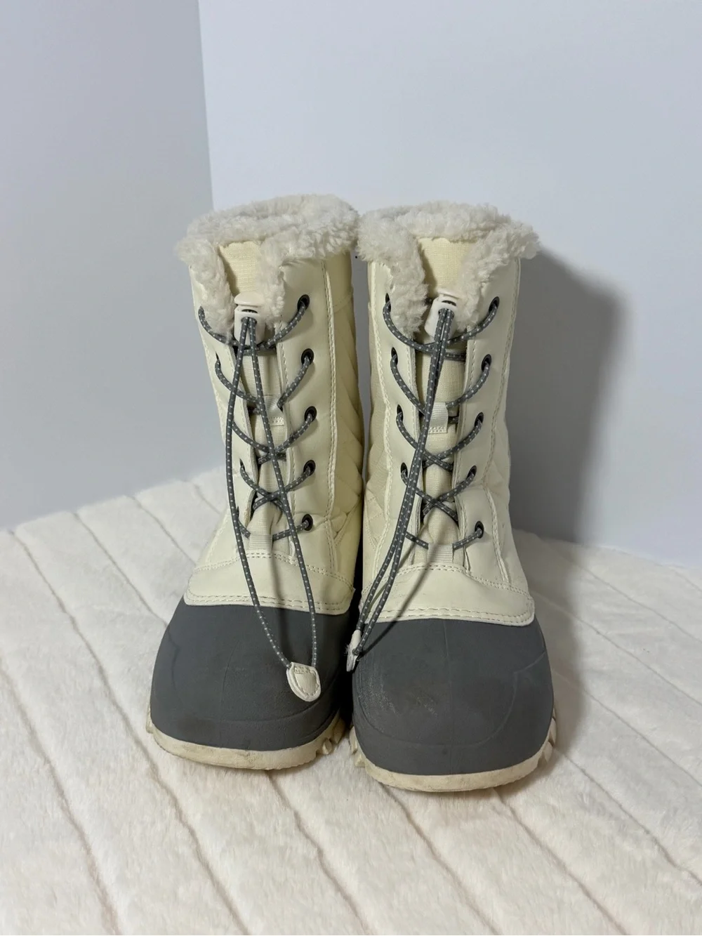 Winter boots - women’s size 6